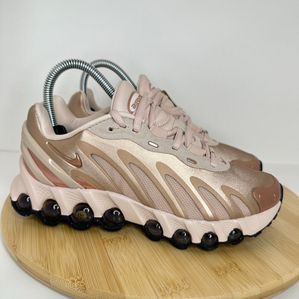 Nike Air Max Dn8 Sneaker Shoes Metallic Red Bronze HF5509 Womens Size 5.5 NWOB - Picture 1 of 6
